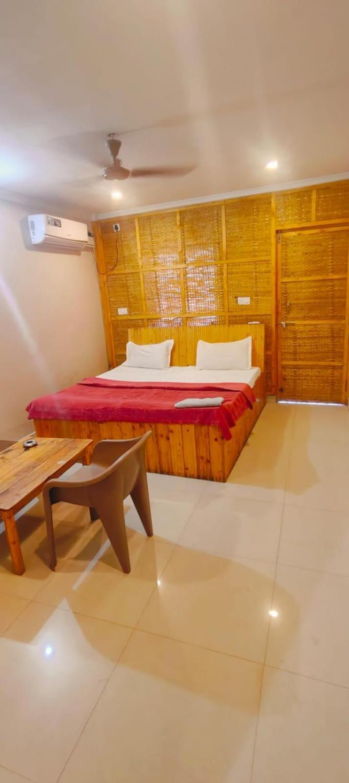 Esther Guest House Calangute Room photo